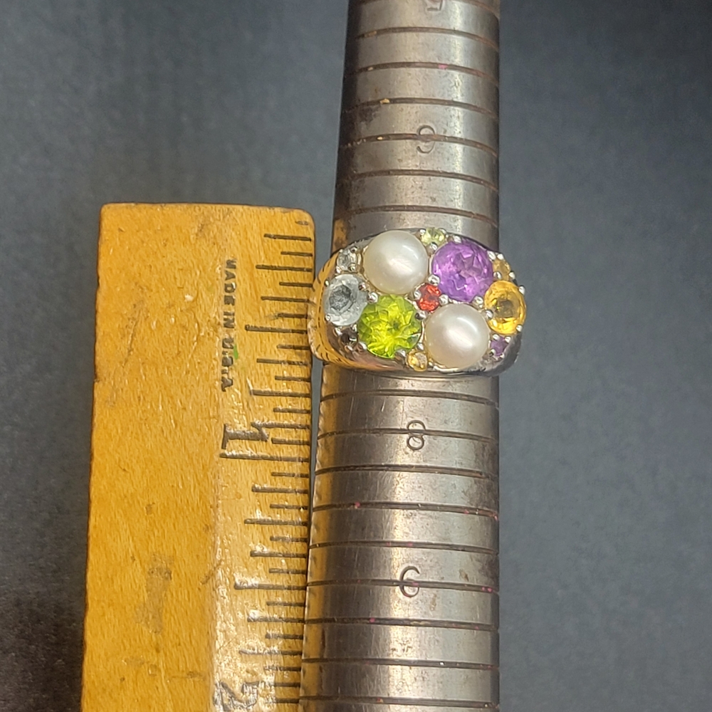 Elegant Multi-Color Gemstone Ring - Picture 2 of 3